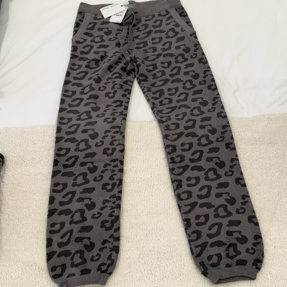 Barefoot Dreams CozyChic Ultra Lite® Barefoot in the Wild® Track Pant Sz XS NWT - Picture 11 of 11
